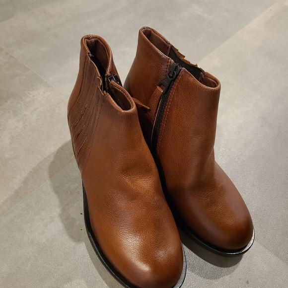 Brand new miz mooz tan booties - Picture 2 of 4